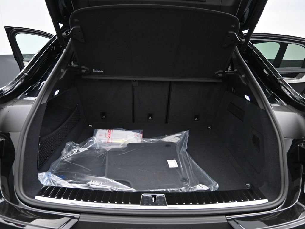 Certified 2026 Porsche Cayenne Coupe AWD/4WD image 21