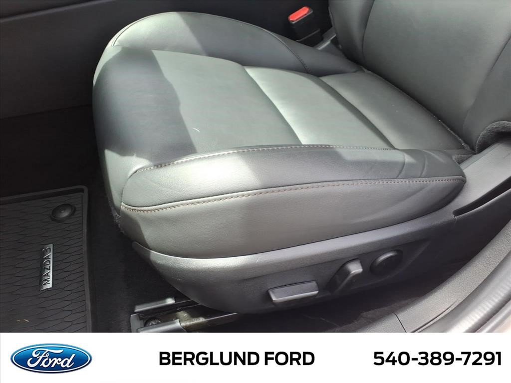 Used 2022 MAZDA MAZDA3 s FWD image 18