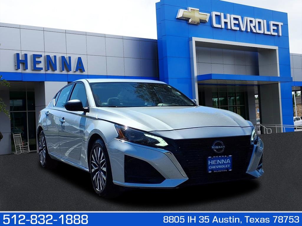 Used 2024 Nissan Altima 2.5 SV