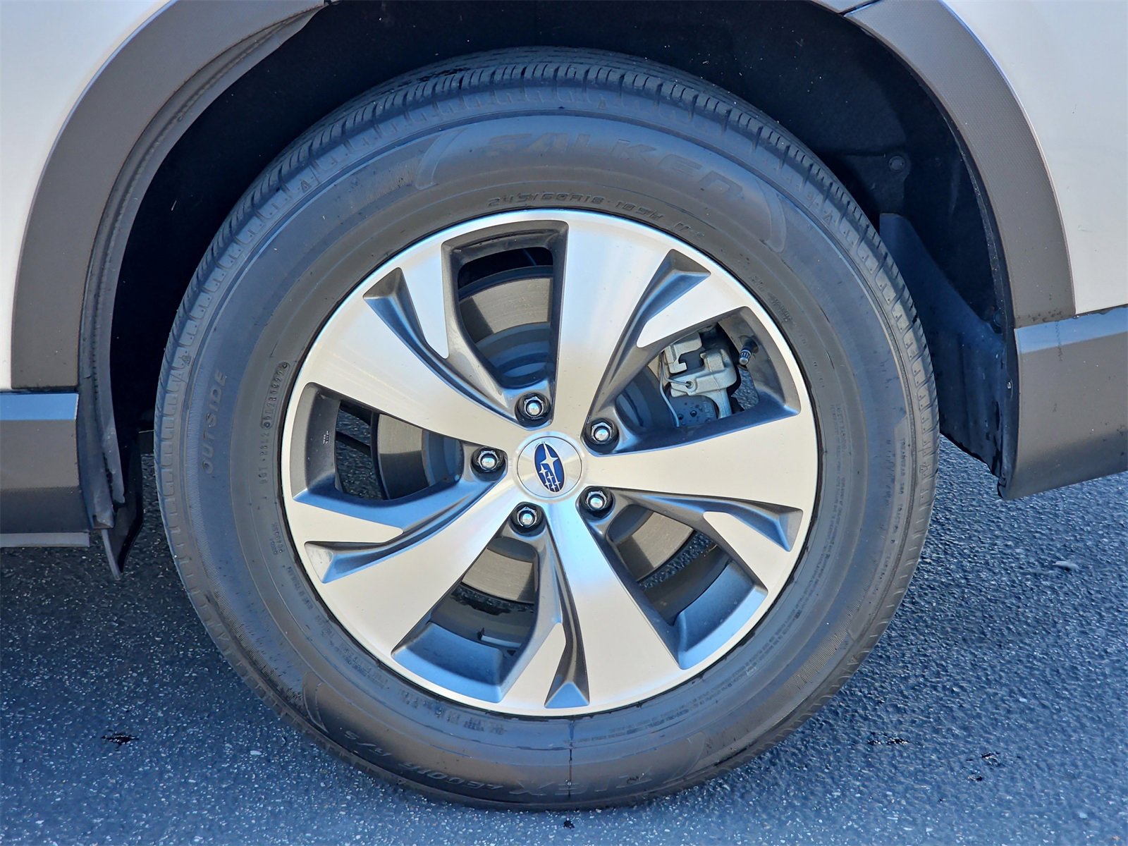 Used 2023 Subaru Ascent Premium w/ Convenience Package image 10