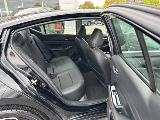 Used 2024 Nissan Altima 2.5 SR w/ SR Premium Package image 15