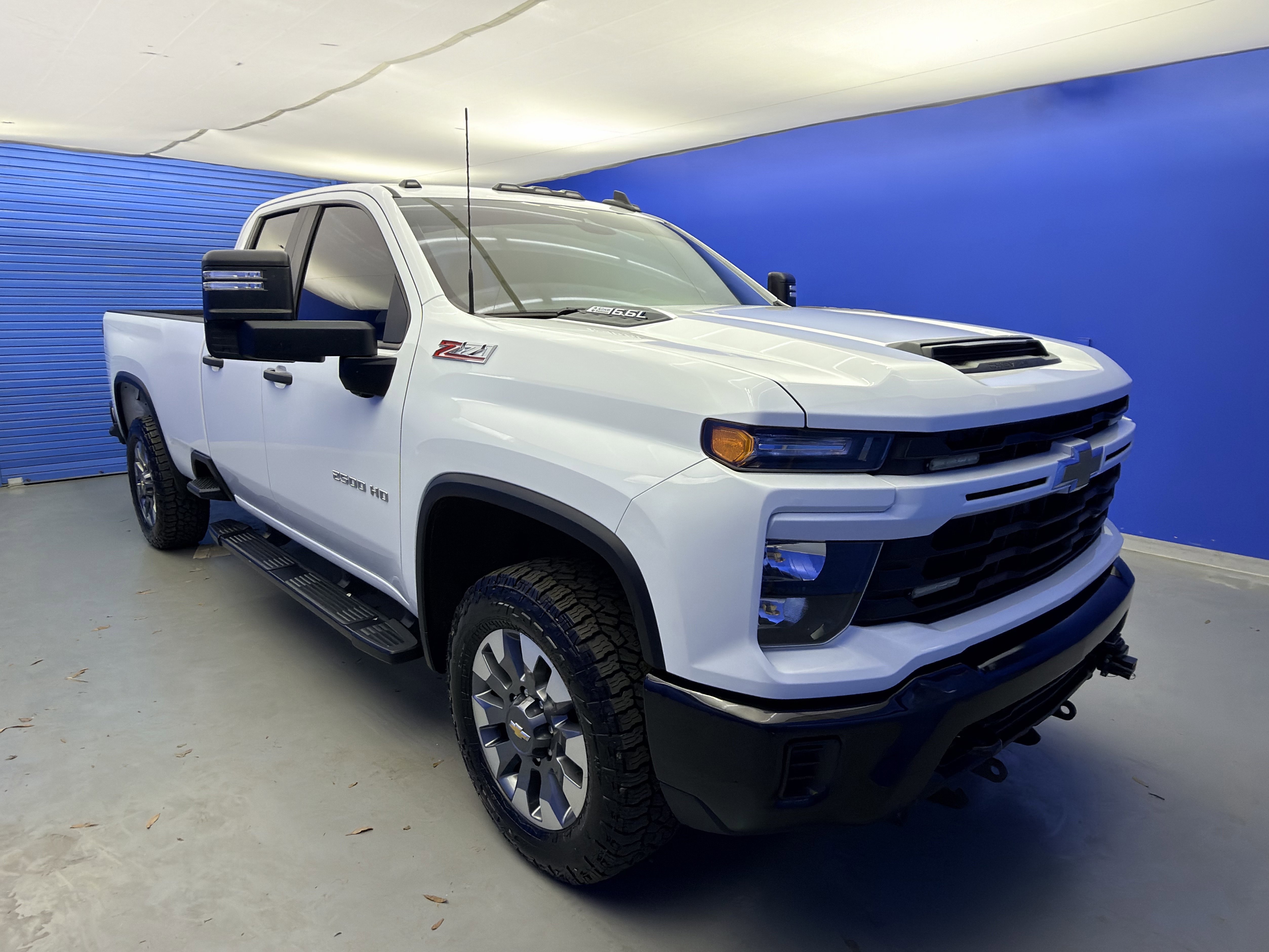 Used 2024 Chevrolet Silverado 2500 Custom w/ Custom Value Package image 2