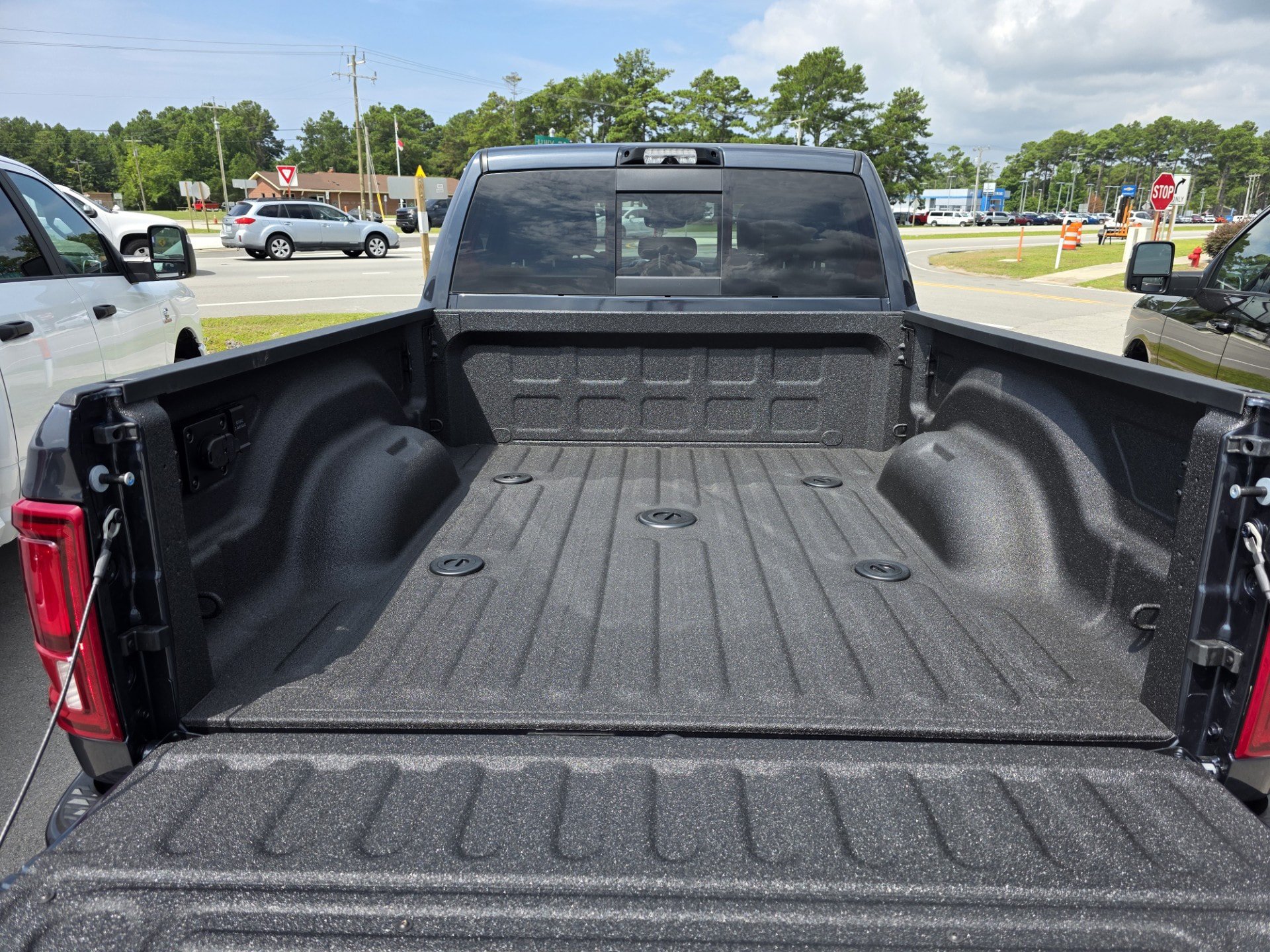 New 2026 RAM 2500 Laramie w/ Night Edition AWD/4WD image 16