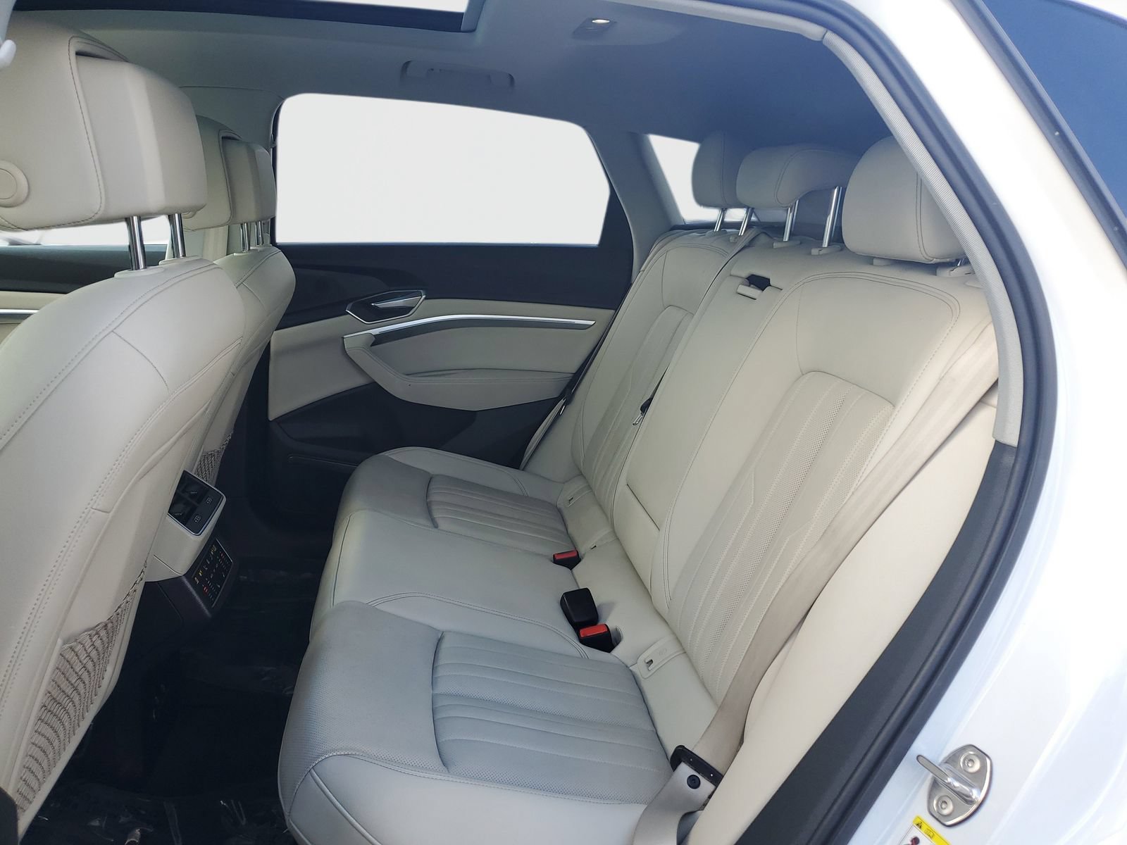 Used 2024 Audi Q8 e-tron Premium Plus w/ Premium Plus Package AWD/4WD image 13