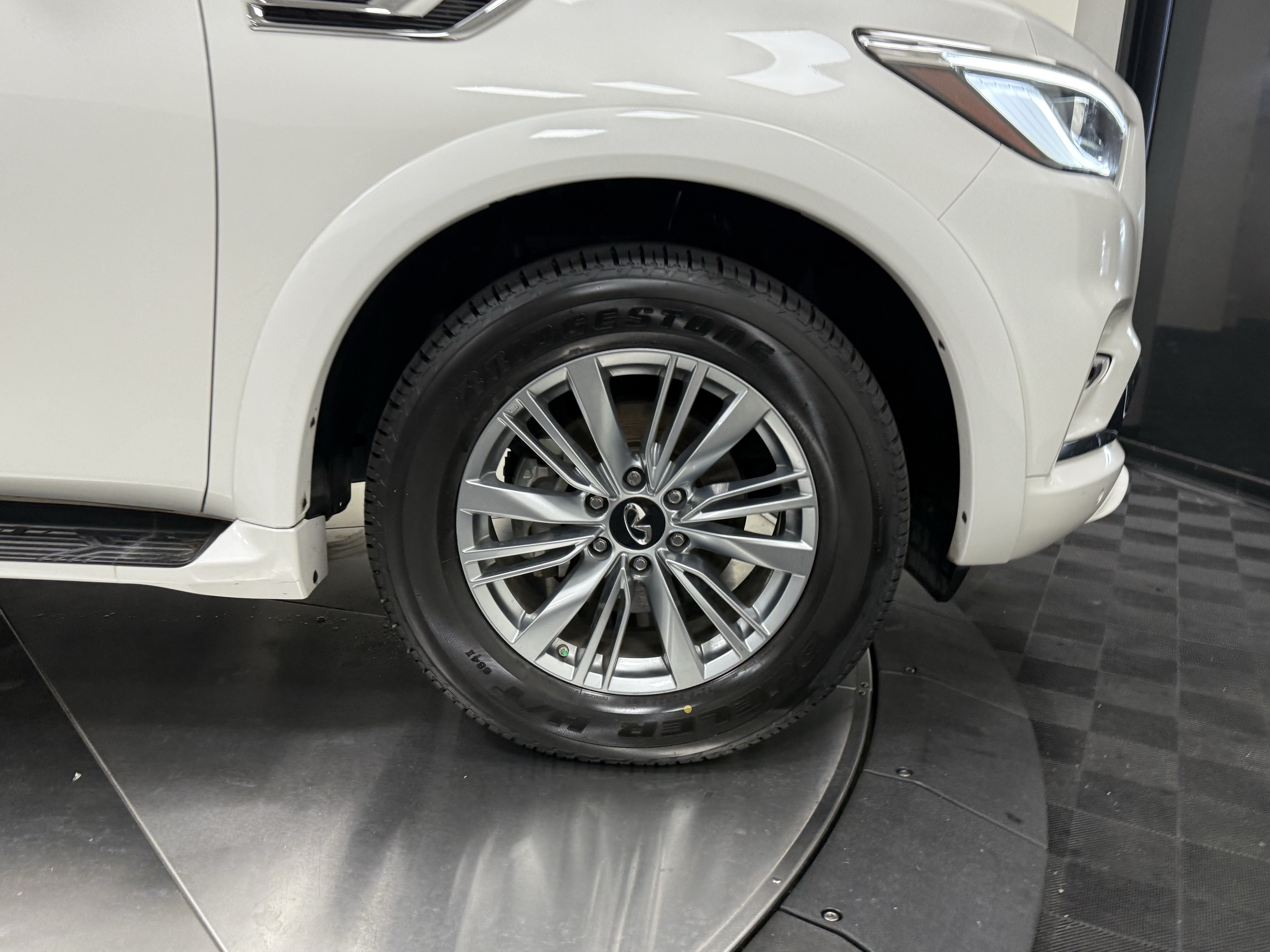 Certified 2023 INFINITI QX80 Luxe w/ Cargo Package RWD image 9