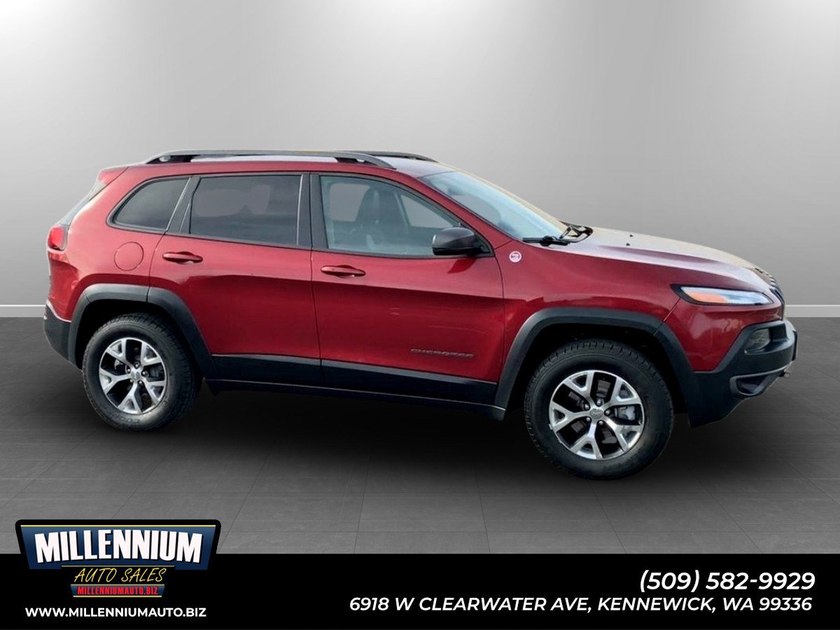 Used 2017 Jeep Cherokee Trailhawk w/ Comfort/Convenience Group AWD/4WD image 1
