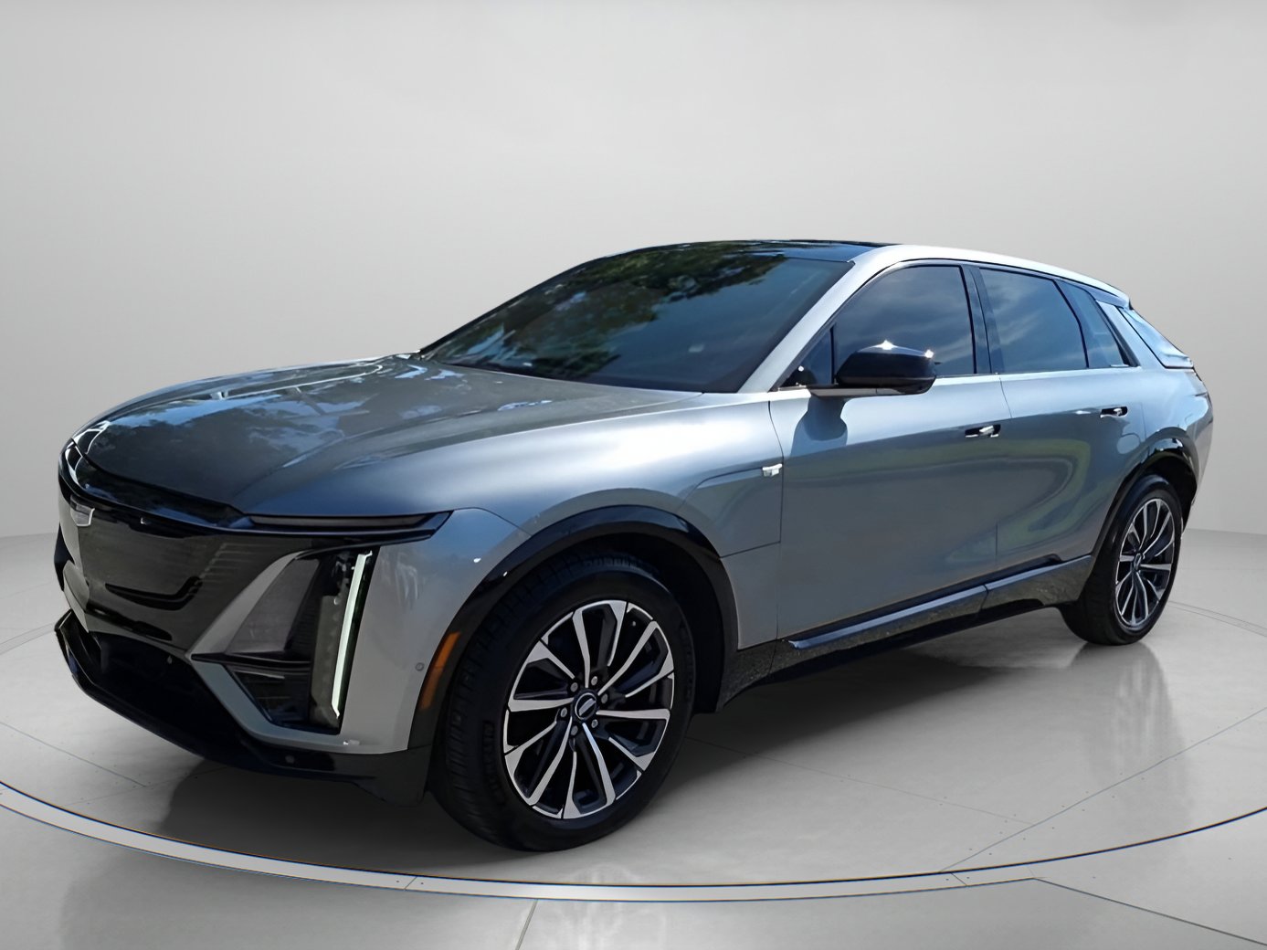 Used 2024 Cadillac Lyriq Sport image 12