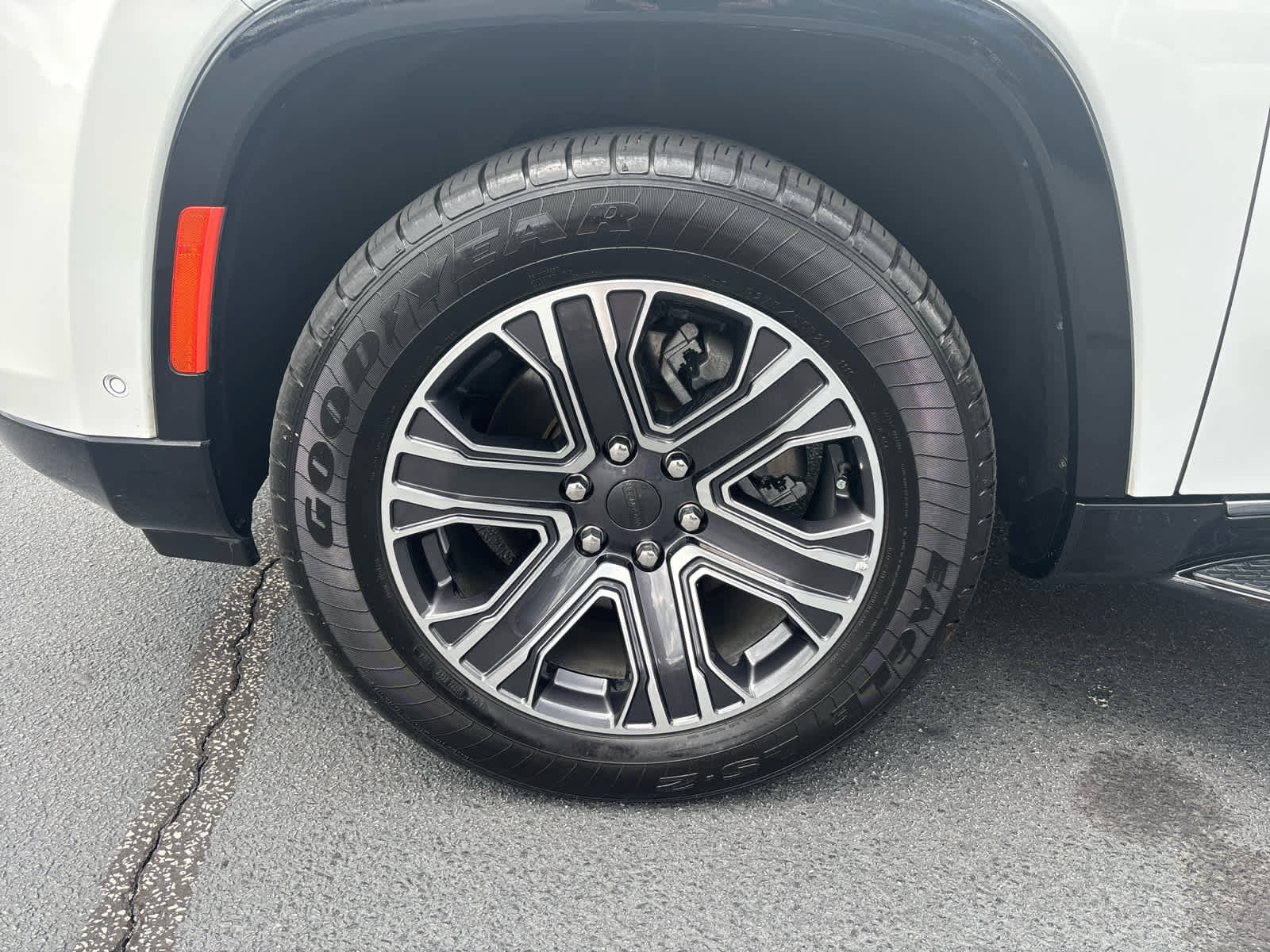 Used 2024 Jeep Wagoneer Series II w/ Flexible Seating Group image 26