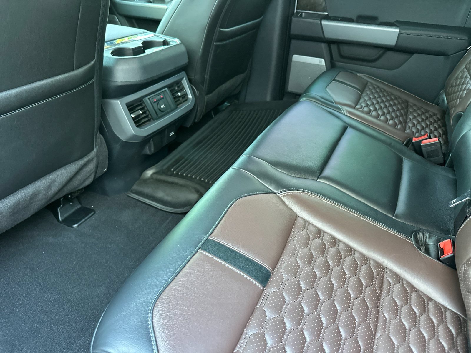 Used 2024 Ford F250 Lariat w/ Lariat Ultimate Package AWD/4WD image 13