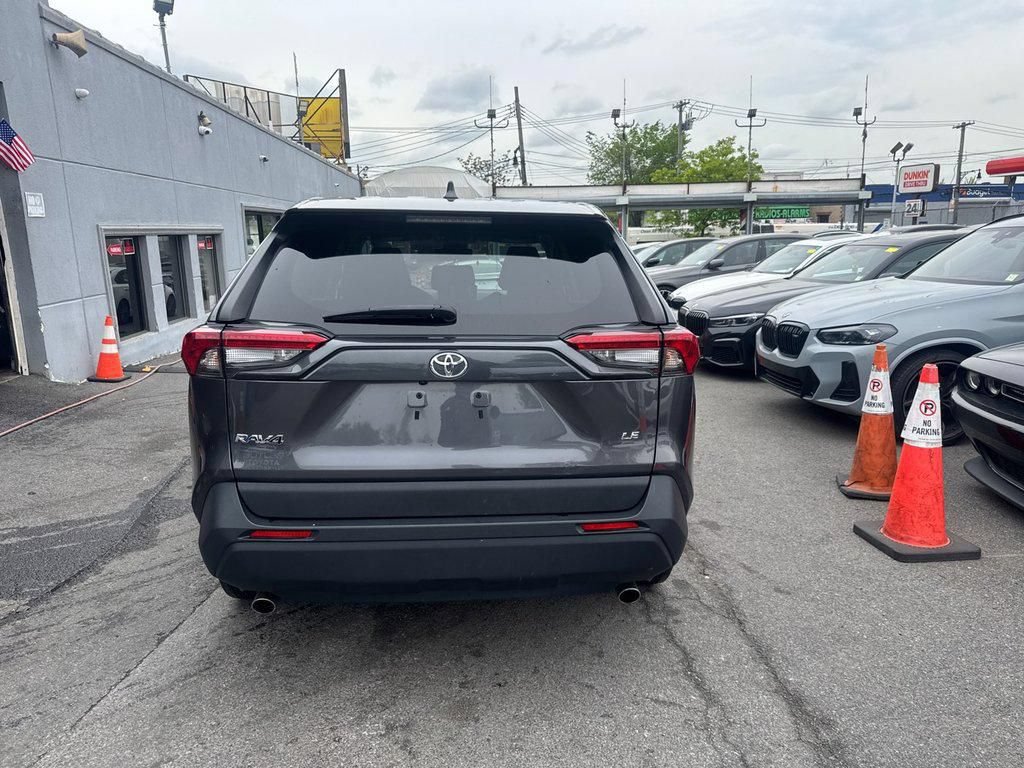 Used 2024 Toyota RAV4 LE FWD image 5
