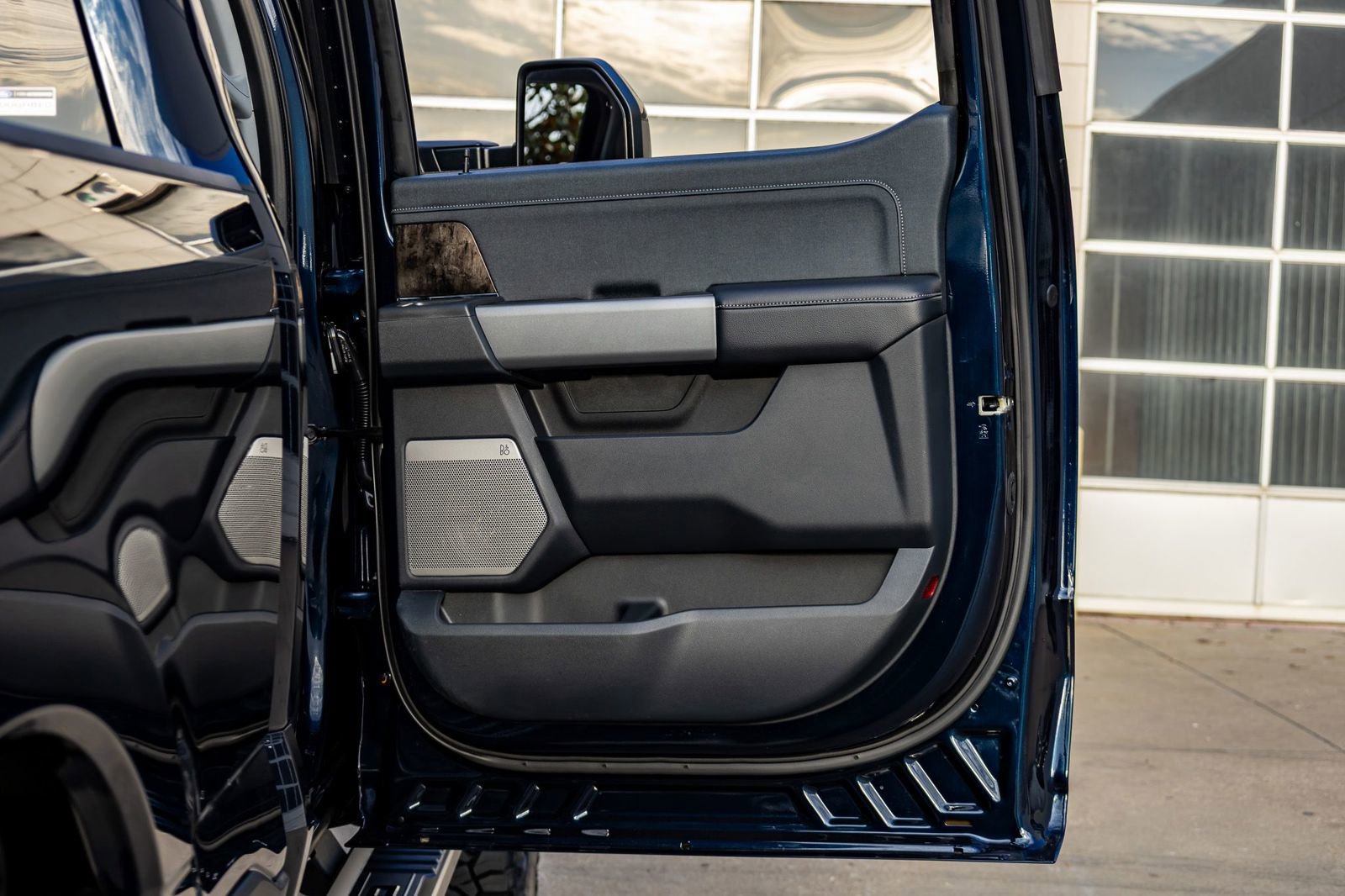 Used 2024 Ford F250 Lariat w/ Lariat Ultimate Package image 39