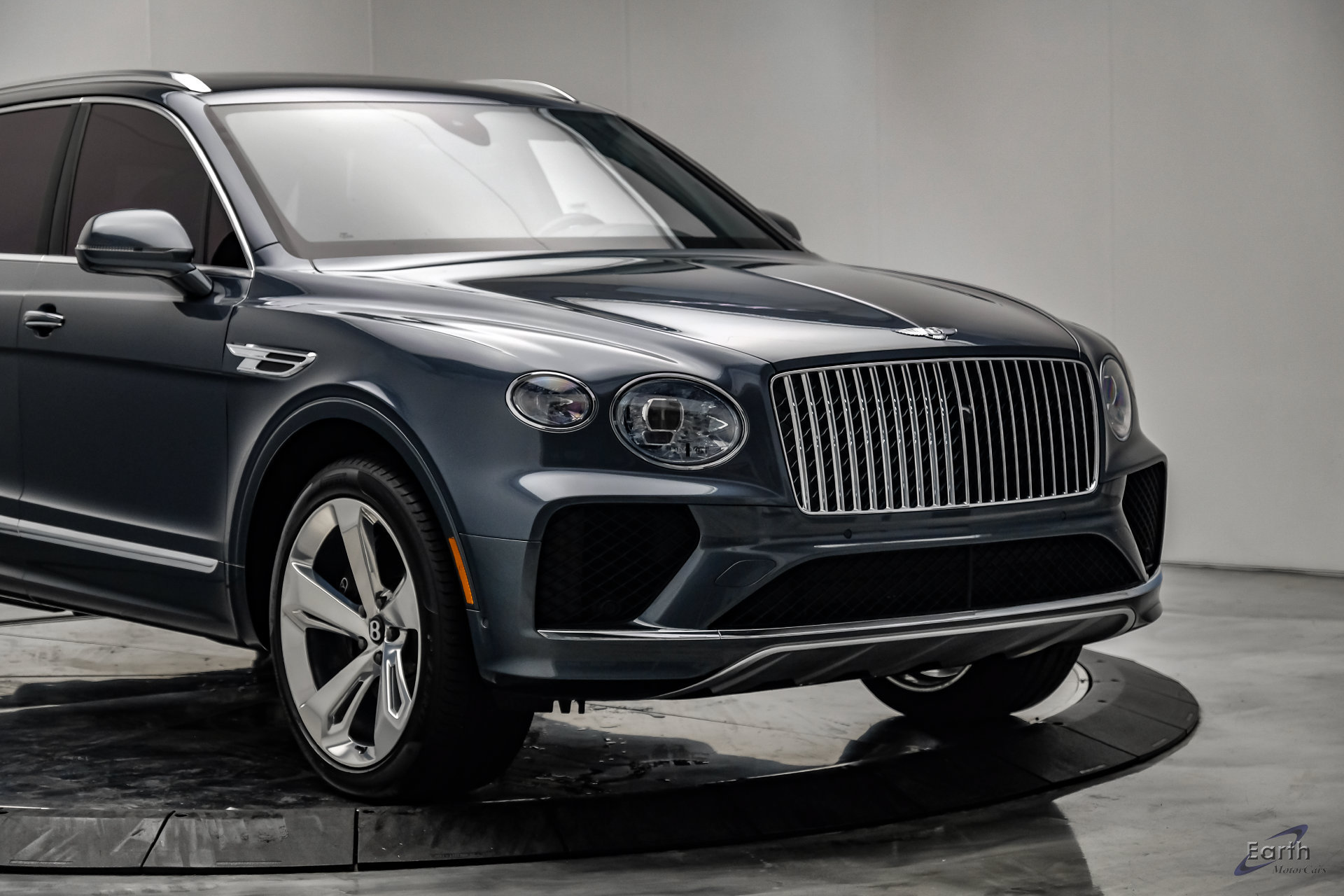 Used 2023 Bentley Bentayga Extended Wheelbase AWD/4WD image 26