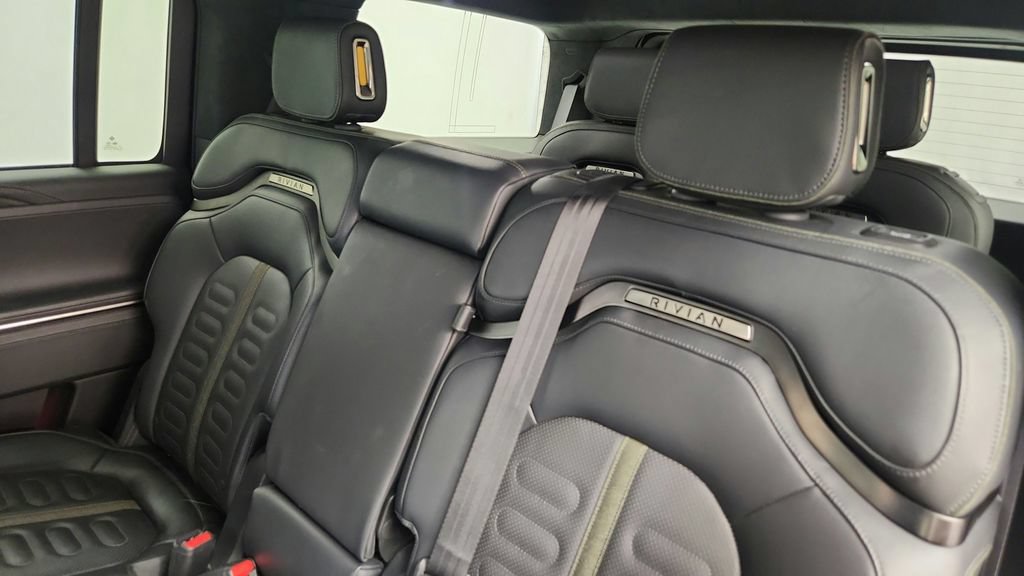 Used 2025 Rivian R1S Adventure Dual AWD/4WD image 42