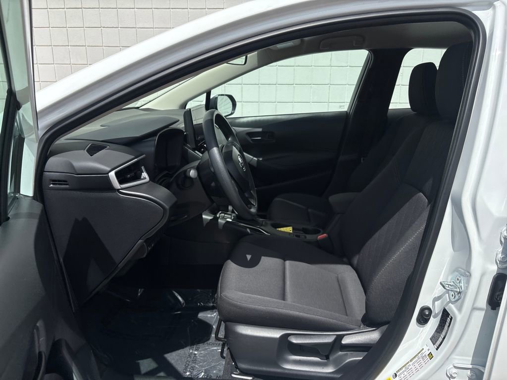 Used 2025 Toyota Corolla LE w/ LE Premium Package image 4