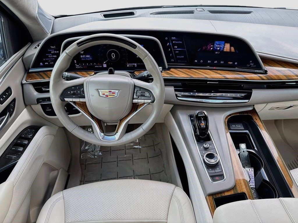 Certified 2023 Cadillac Escalade Sport Platinum w/ LPO, Floor Liner Package AWD/4WD image 24