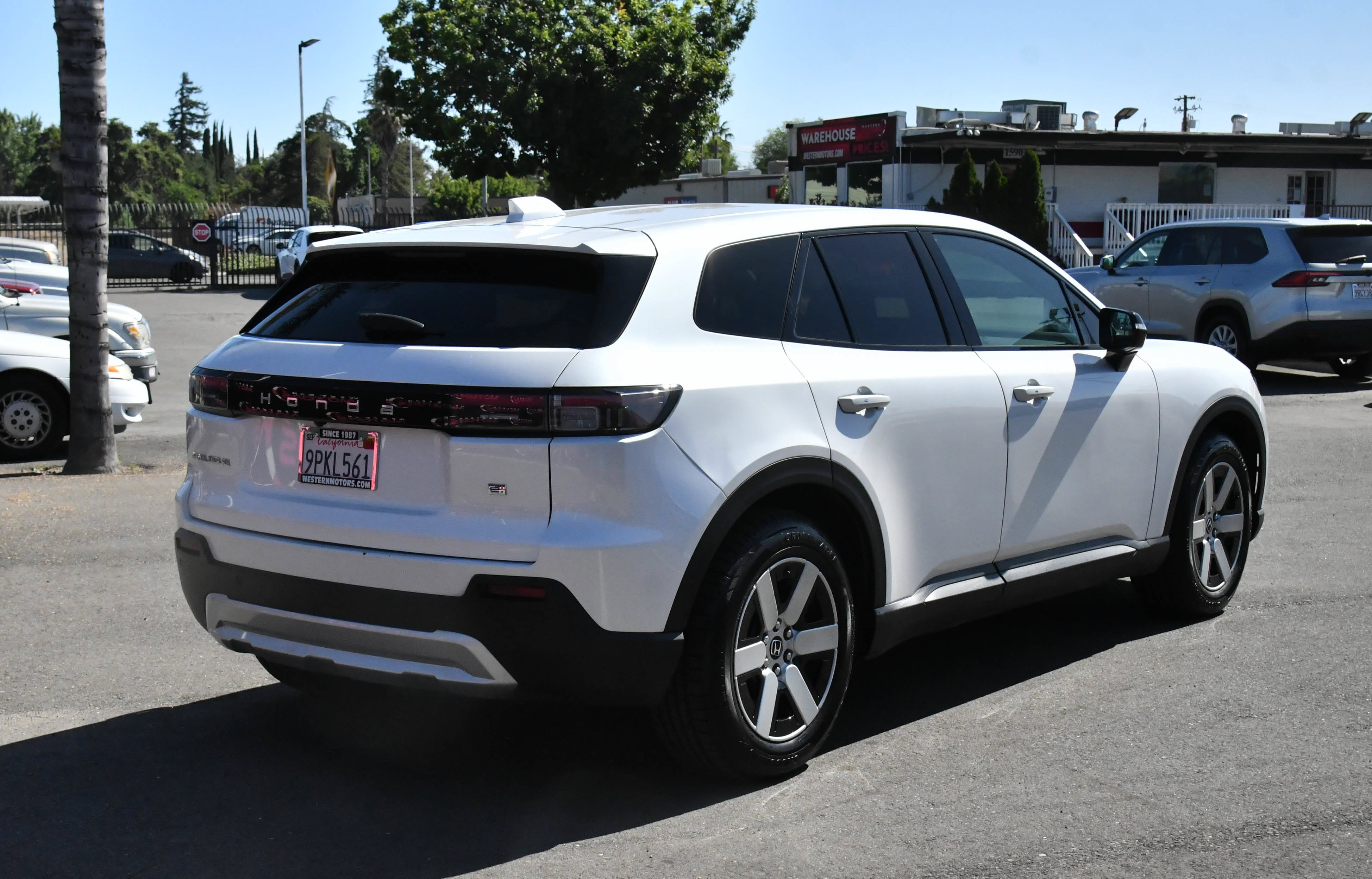 Used 2024 Honda Prologue EX image 8