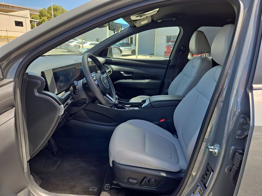 Used 2025 Hyundai Santa Cruz SEL AWD/4WD image 11