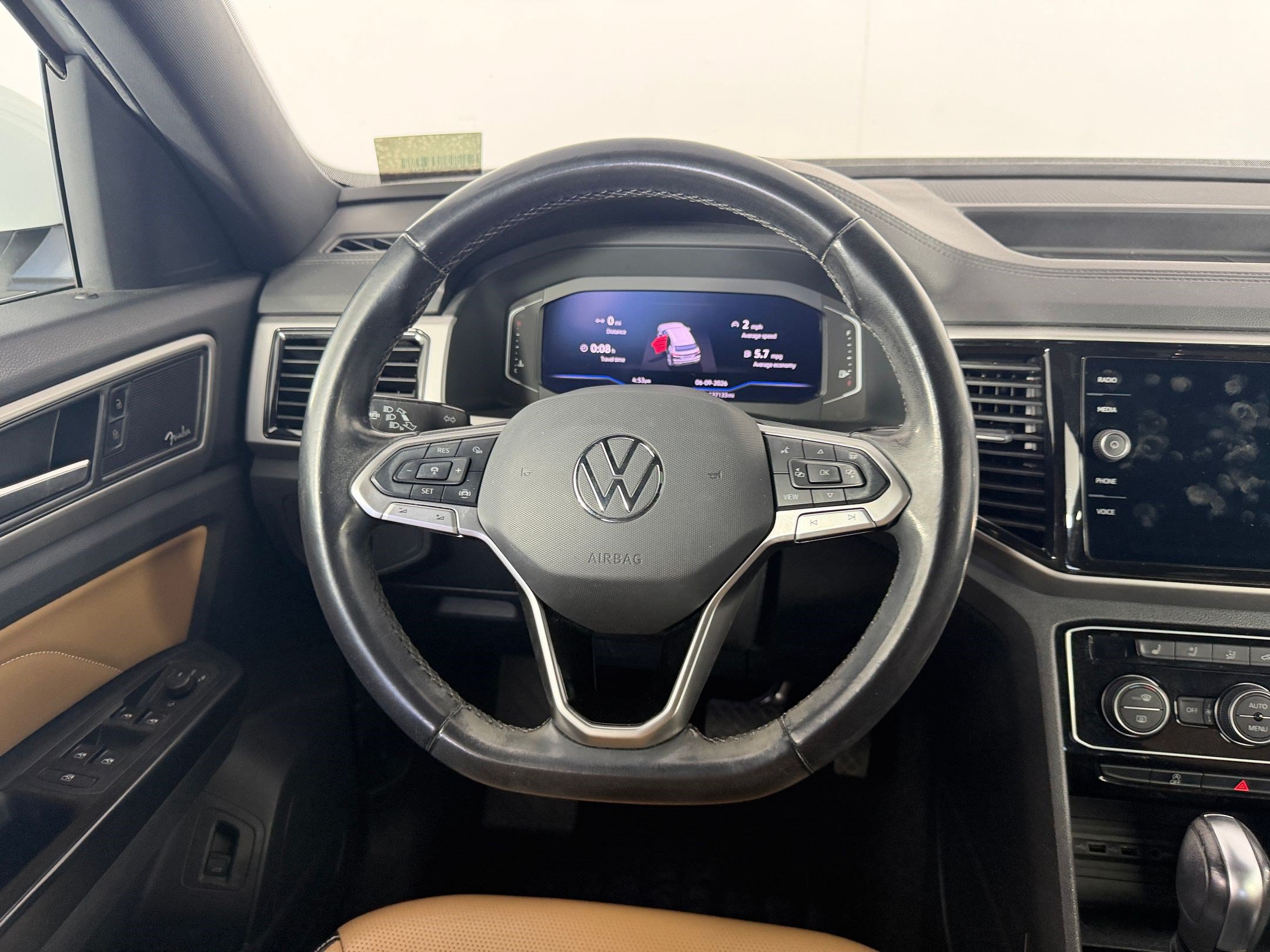 Used 2020 Volkswagen Atlas Cross Sport SEL Premium AWD/4WD image 16