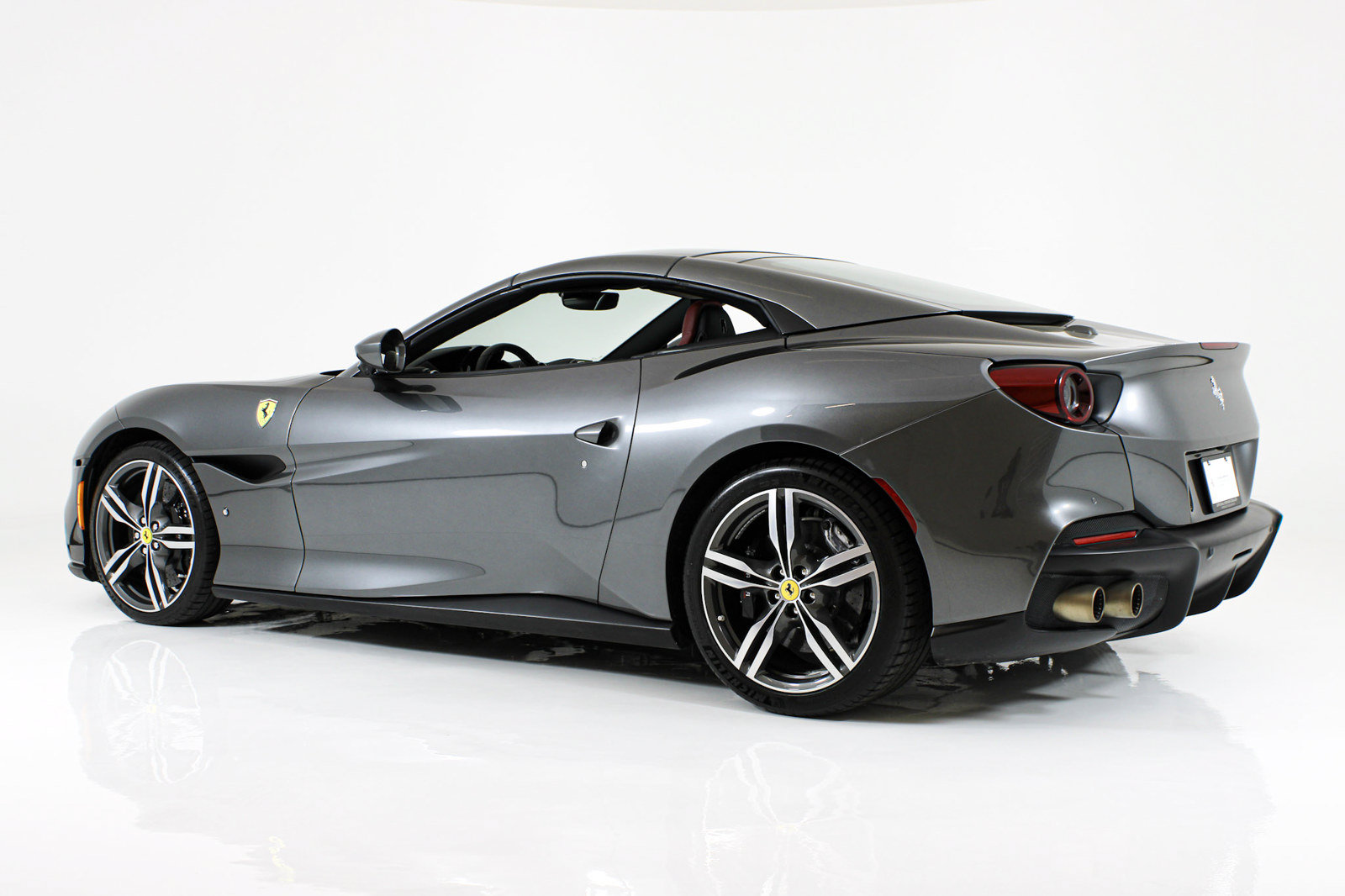 Certified 2022 Ferrari Portofino M RWD image 8