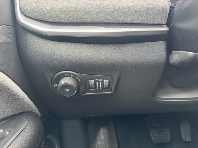 Used 2022 Jeep Compass Latitude image 28