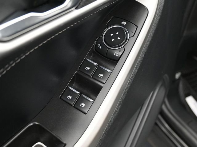 Used 2022 Ford Explorer XLT image 13