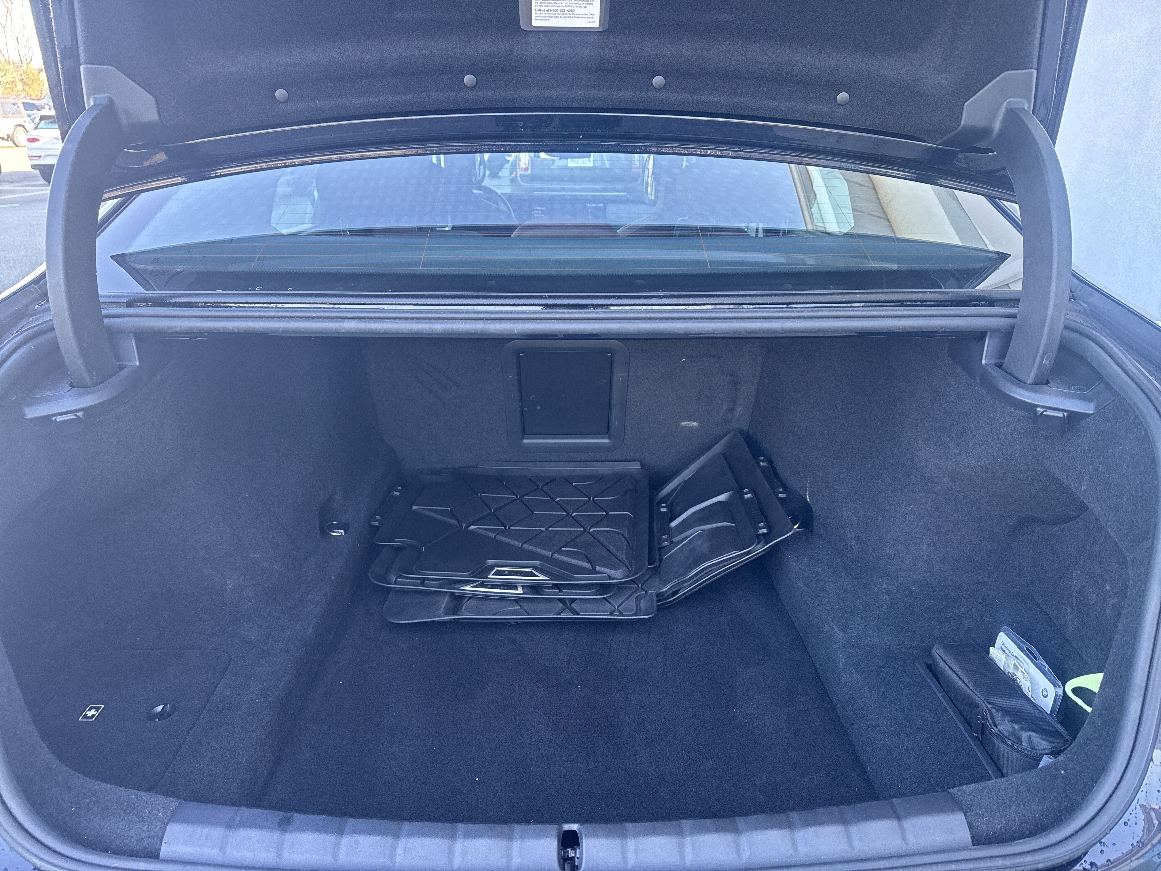 Used 2023 BMW 760i xDrive image 28