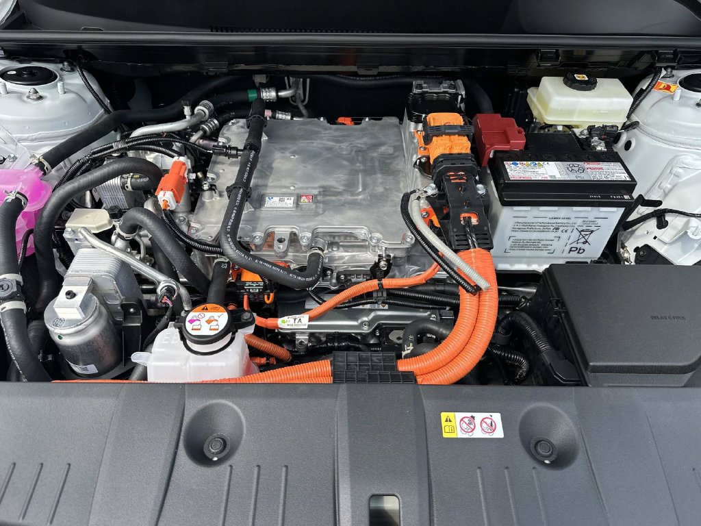 New 2026 Toyota C-HR AWD/4WD image 10