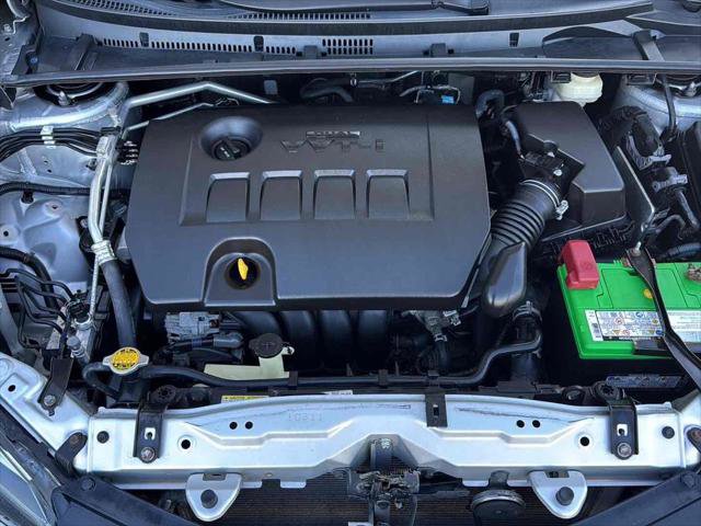 Used 2017 Toyota Corolla LE image 29