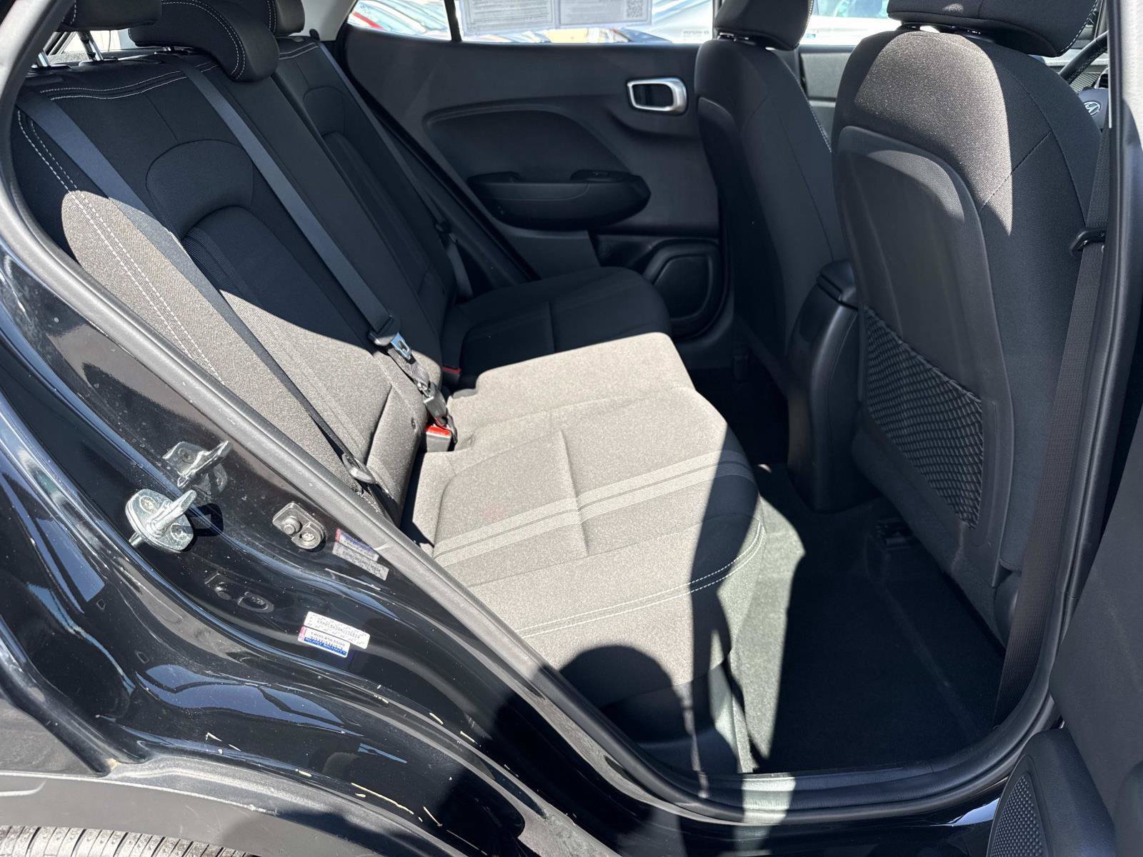 Certified 2022 Hyundai Venue SEL FWD image 20