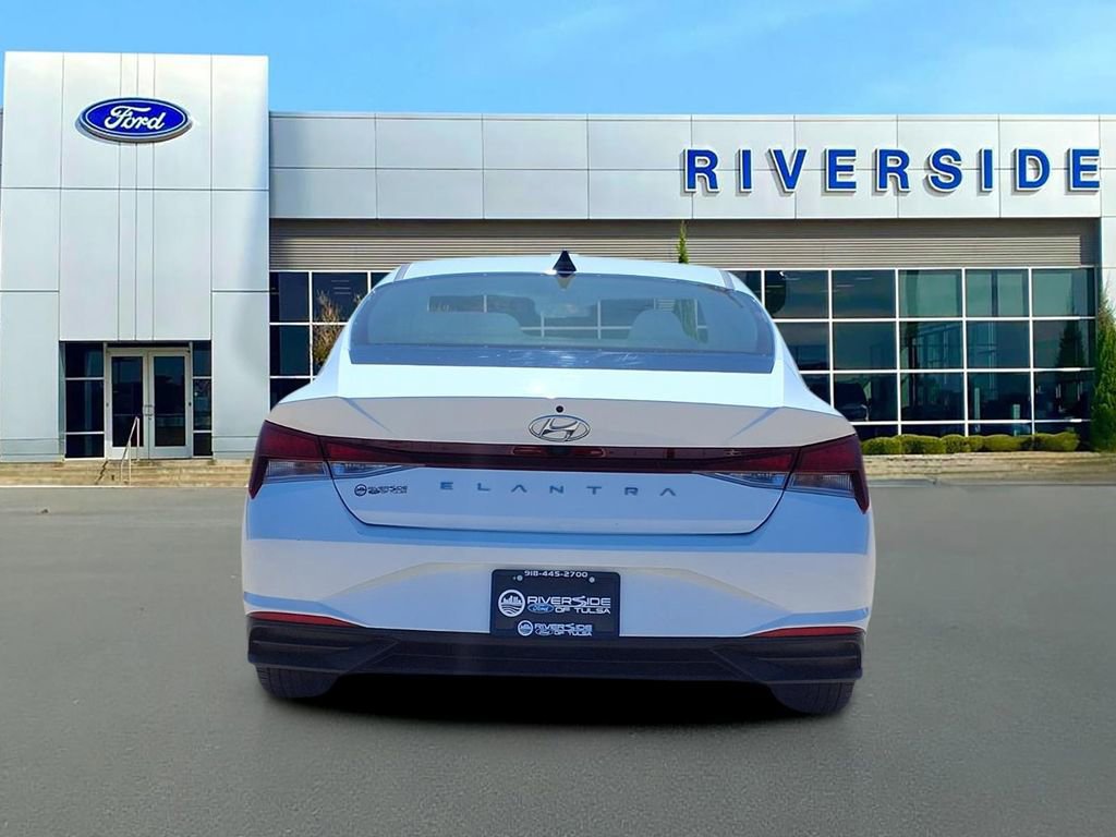 Used 2023 Hyundai Elantra SEL image 5