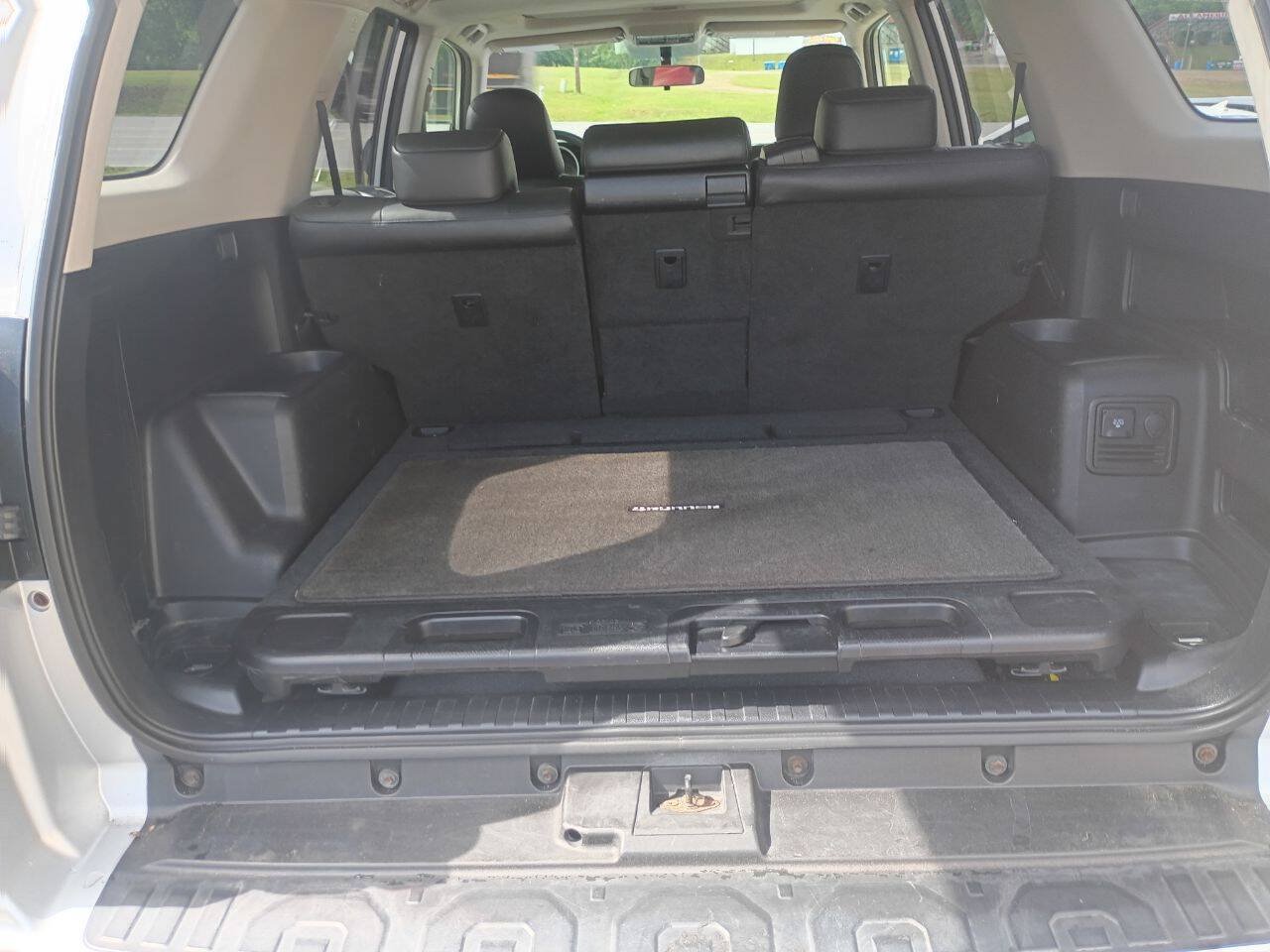 Used 2010 Toyota 4Runner SR5 w/ Premium Pkg w/Leather AWD/4WD image 12