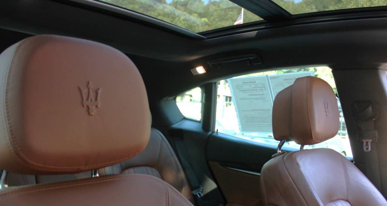 Used 2020 Maserati Levante image 40