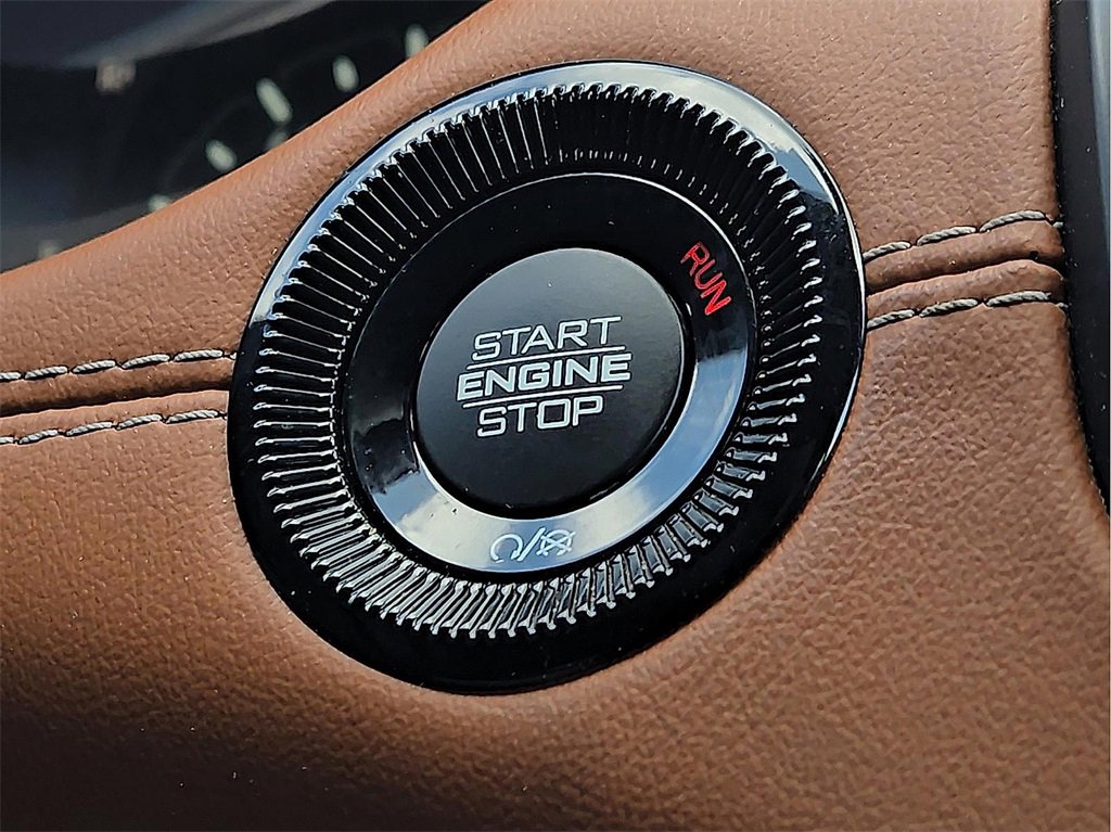 Used 2024 Jeep Compass Limited image 15