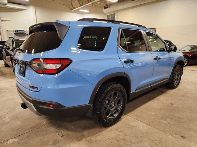 Certified 2023 Honda Pilot TrailSport image 3