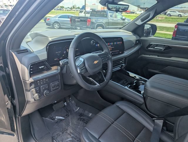 Used 2026 Chevrolet Suburban High Country AWD/4WD image 13