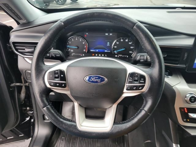 Used 2022 Ford Explorer XLT w/ Equipment Group 202A image 27