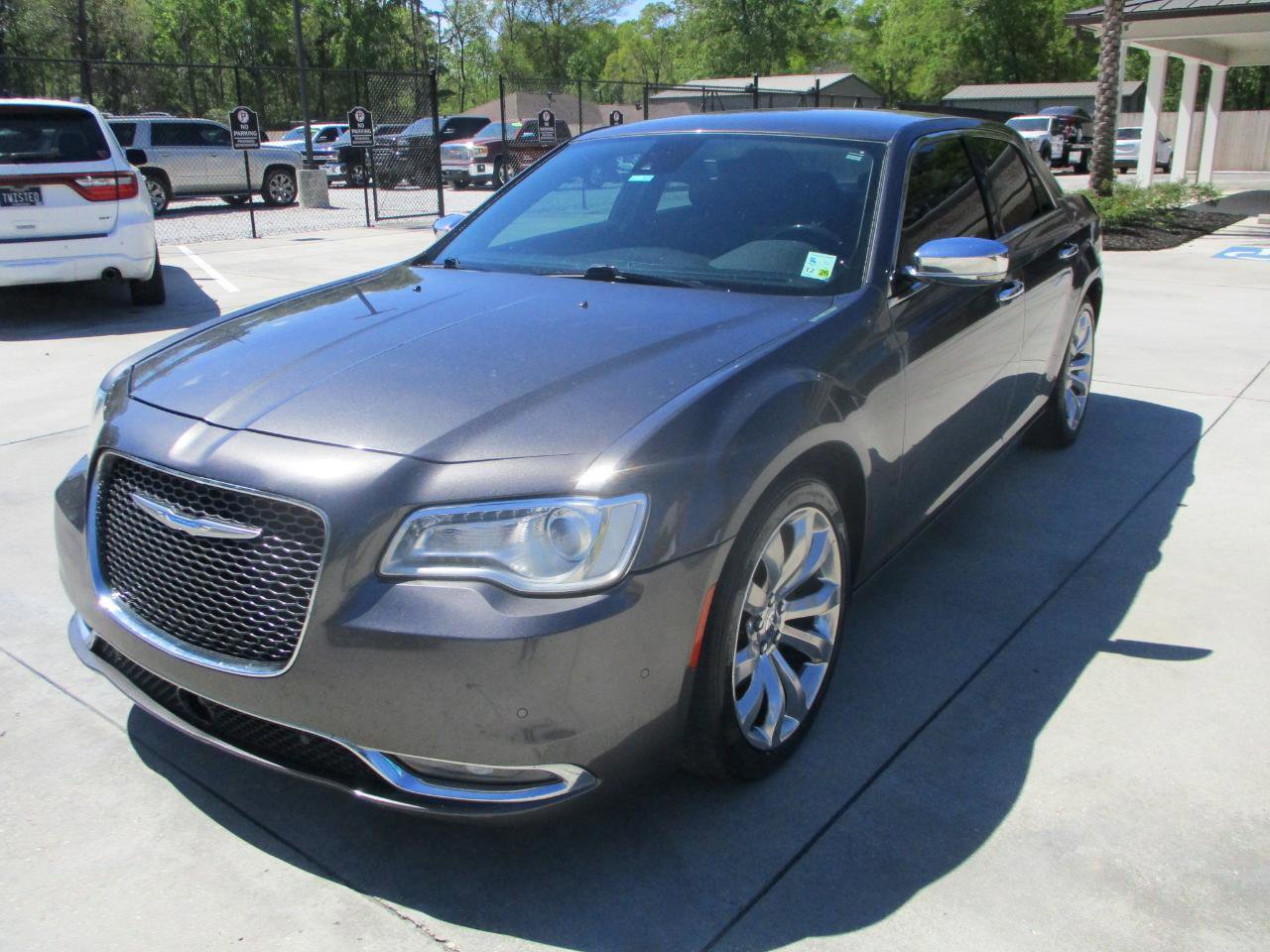 Used 2018 Chrysler 300 Limited w/ Safetytec Plus Group image 5