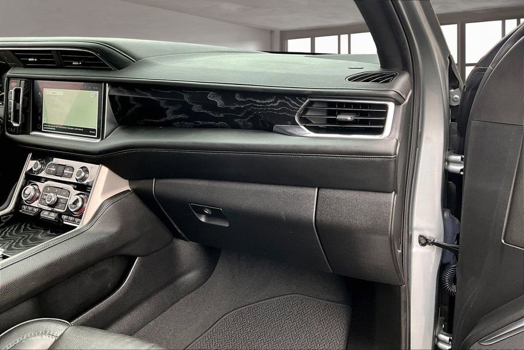 Used 2024 GMC Yukon XL Denali RWD image 27
