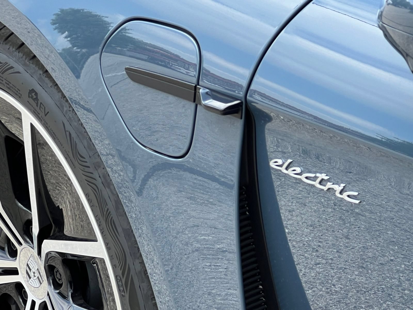 New 2026 Porsche Taycan AWD/4WD image 13
