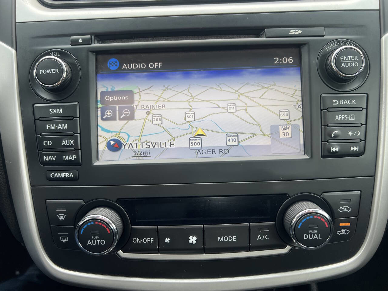 Used 2016 Nissan Altima 2.5 SV w/ Convenience Package image 12