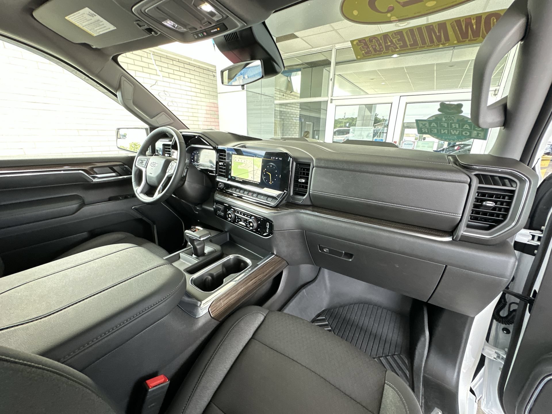 Used 2023 Chevrolet Silverado 1500 LT Trail Boss w/ Protection Package AWD/4WD image 28