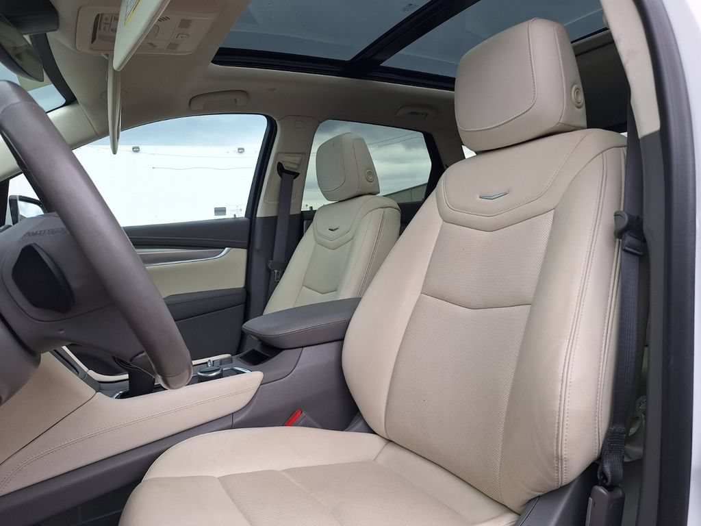 Certified 2023 Cadillac XT5 Premium Luxury FWD image 24