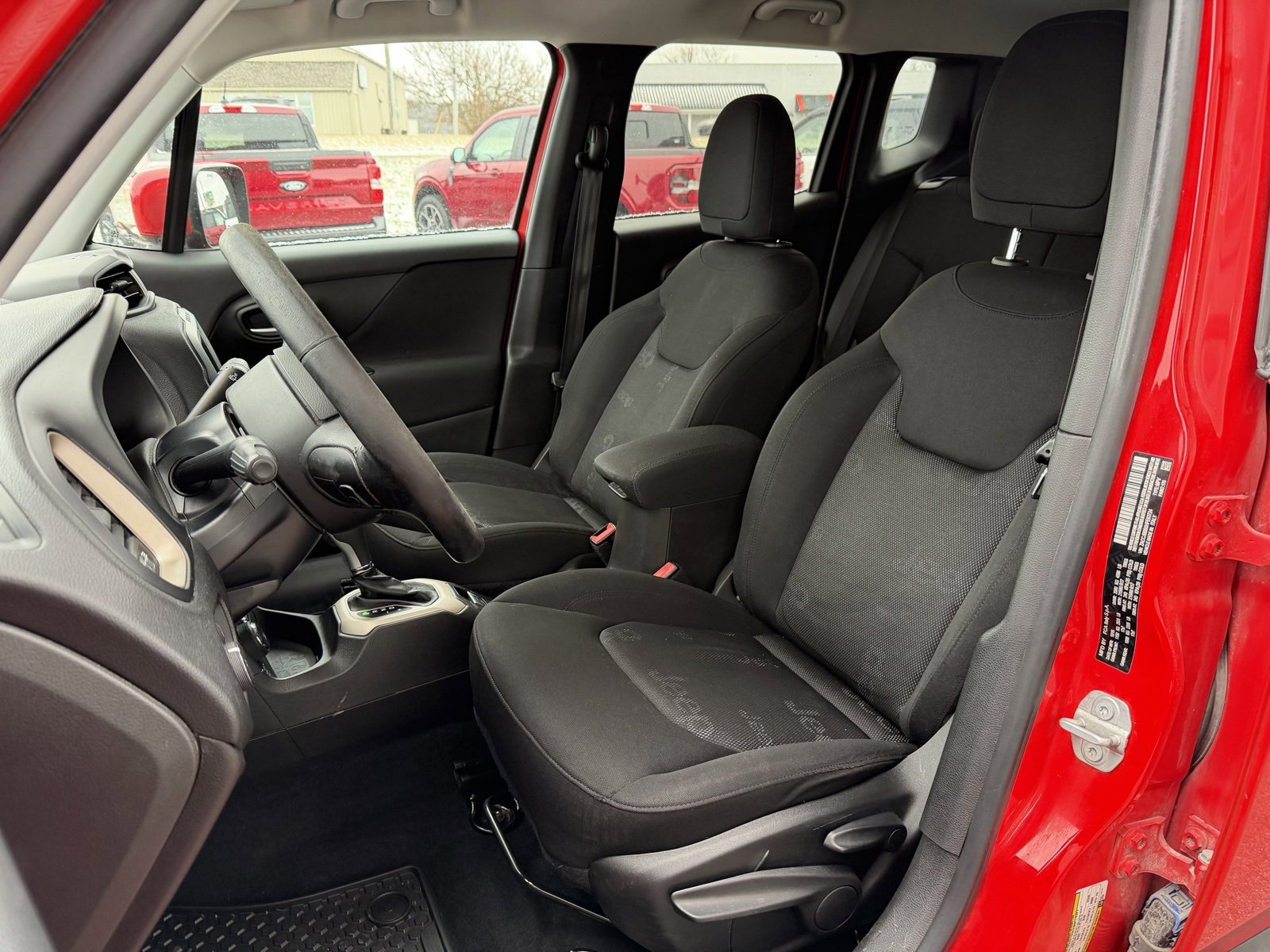 Used 2017 Jeep Renegade Latitude w/ Cold Weather Group image 16