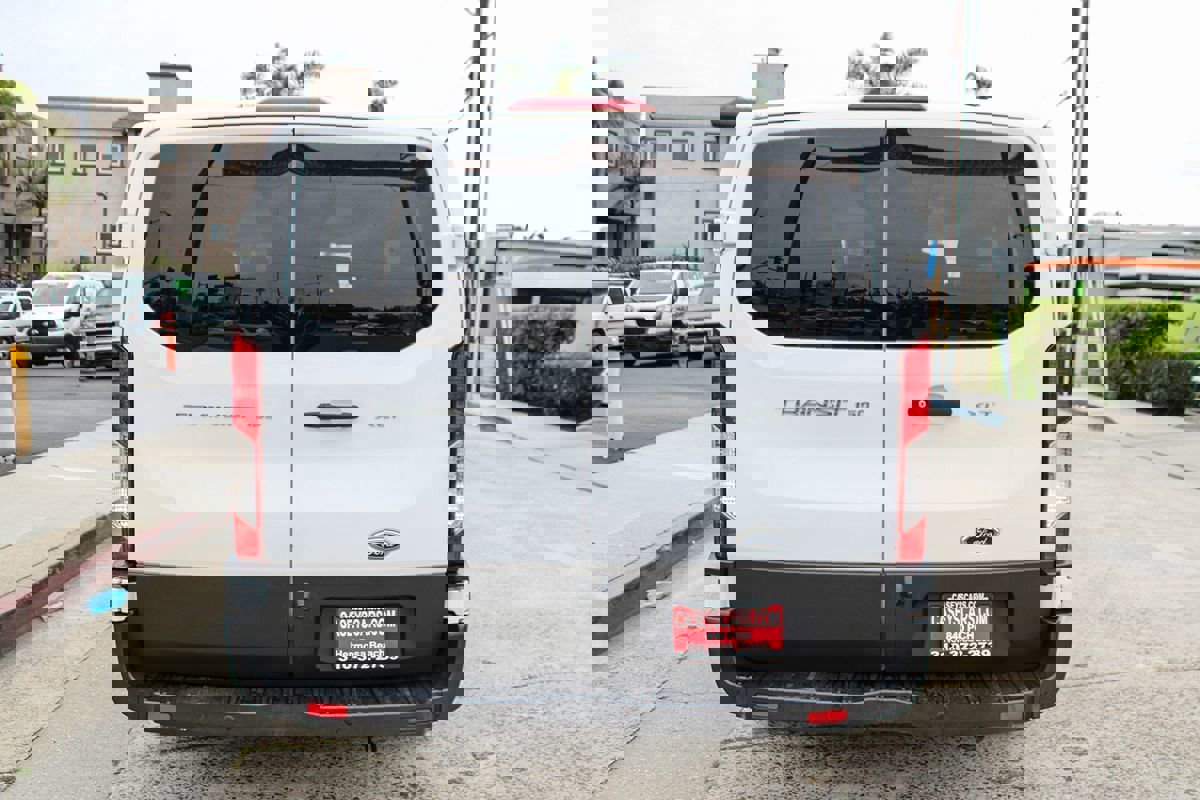 Used 2019 Ford Transit 150 XLT image 4