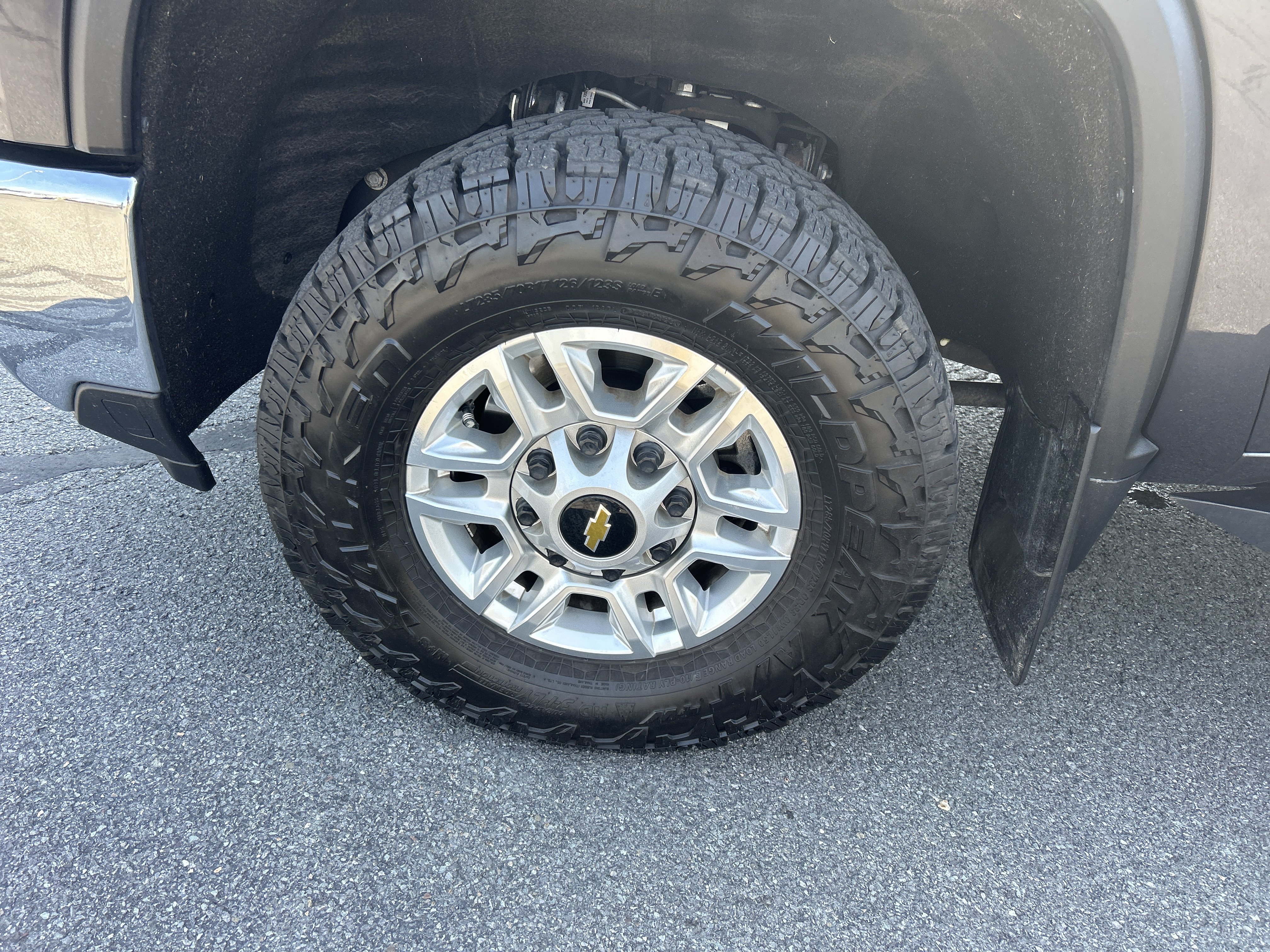 Certified 2024 Chevrolet Silverado 2500 LT w/ Safety Package AWD/4WD image 3