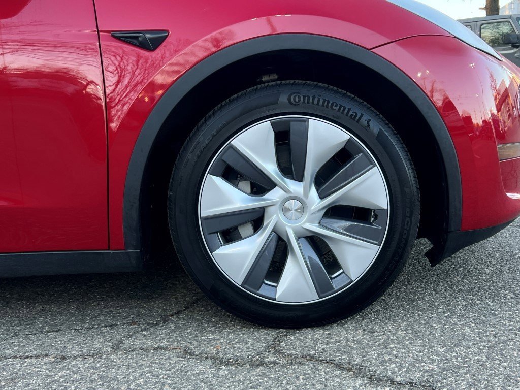 Used 2023 Tesla Model Y Long Range image 8