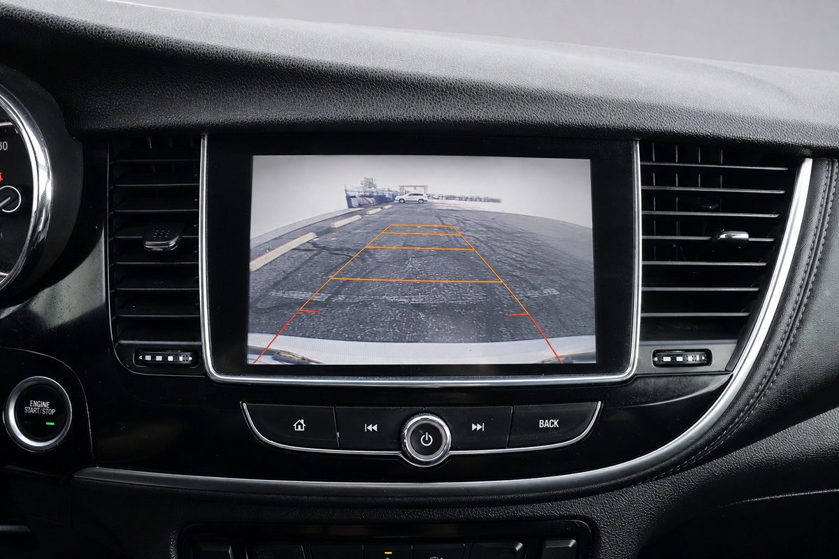 Used 2017 Buick Encore Essence FWD image 35
