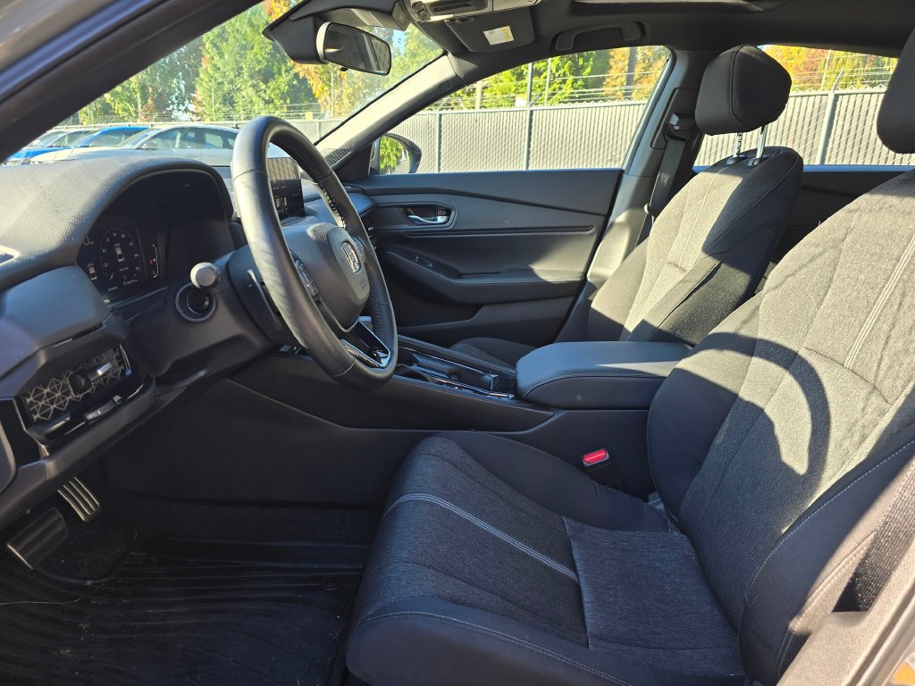 Used 2025 Honda Accord Sport image 3