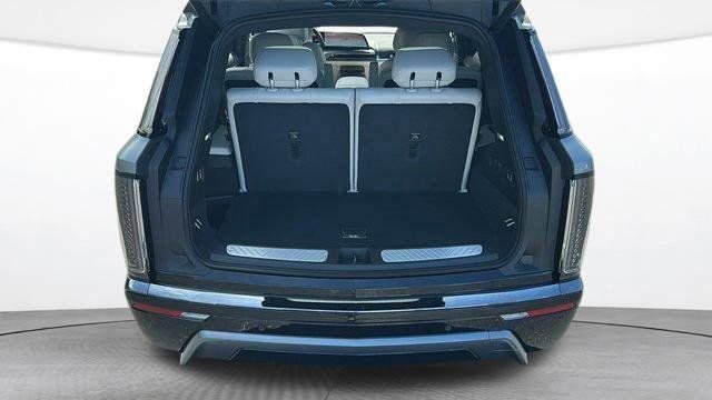 New 2026 Cadillac Vistiq Sport w/ LPO, Floor Liner Package image 22
