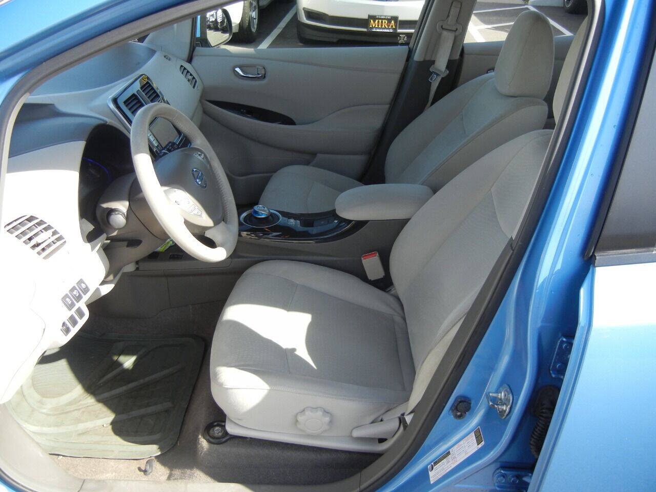 Used 2012 Nissan Leaf SL w/ Protection Pkg FWD image 10